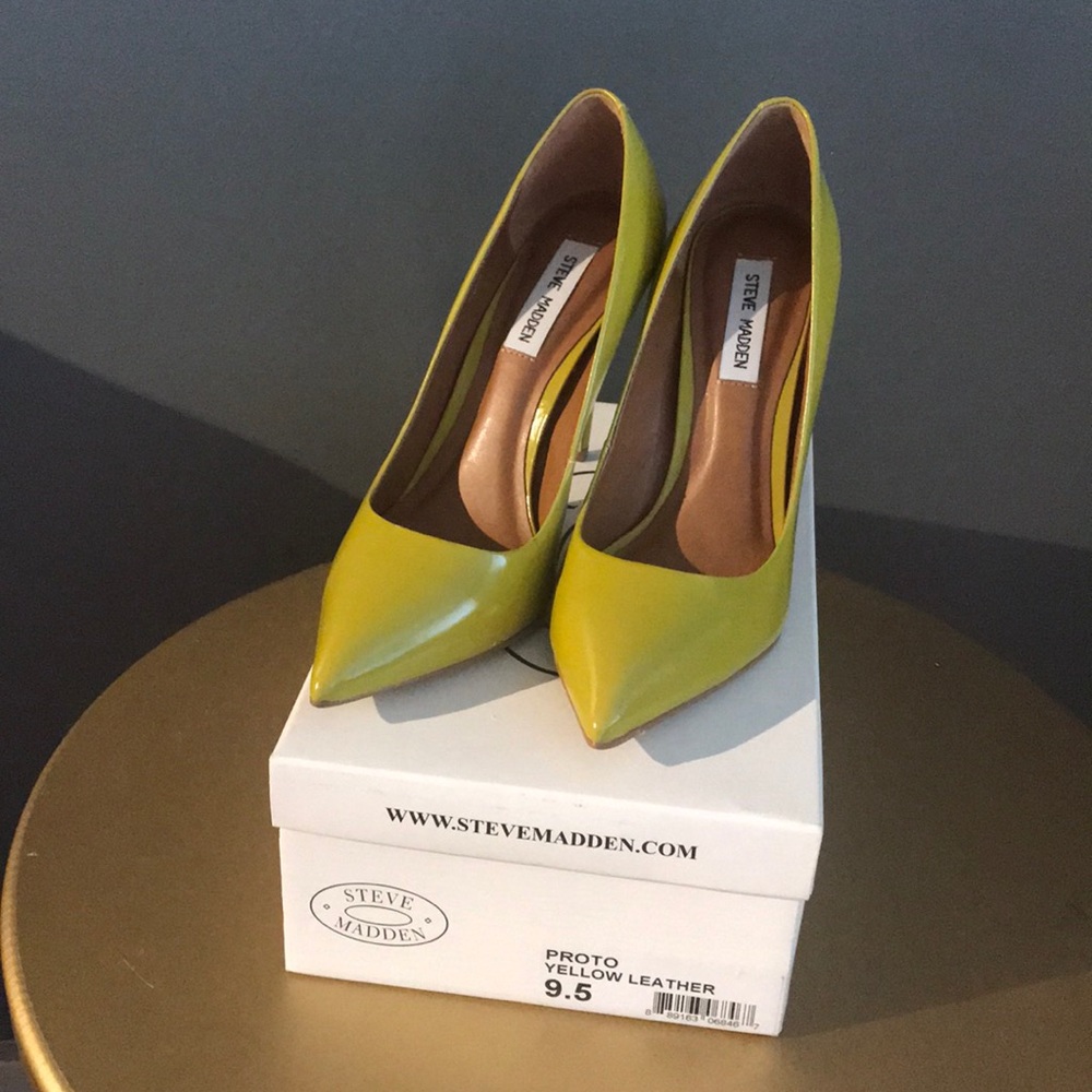 Steve Madden yellow green leather pumps sz. 9.5